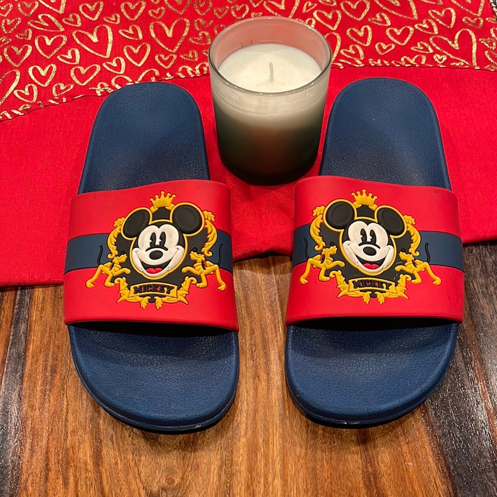 Disney Mickey Slippers. Mint Condition - Picture 1 of 7